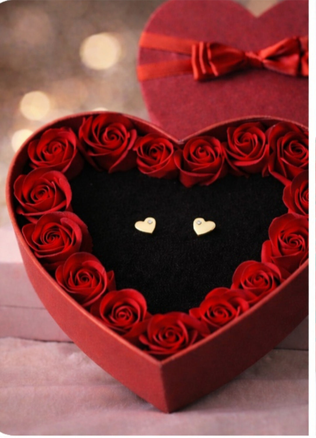 Złote kolczyki serduszka z kryształkiem